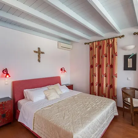 Royal Seaside Villa *